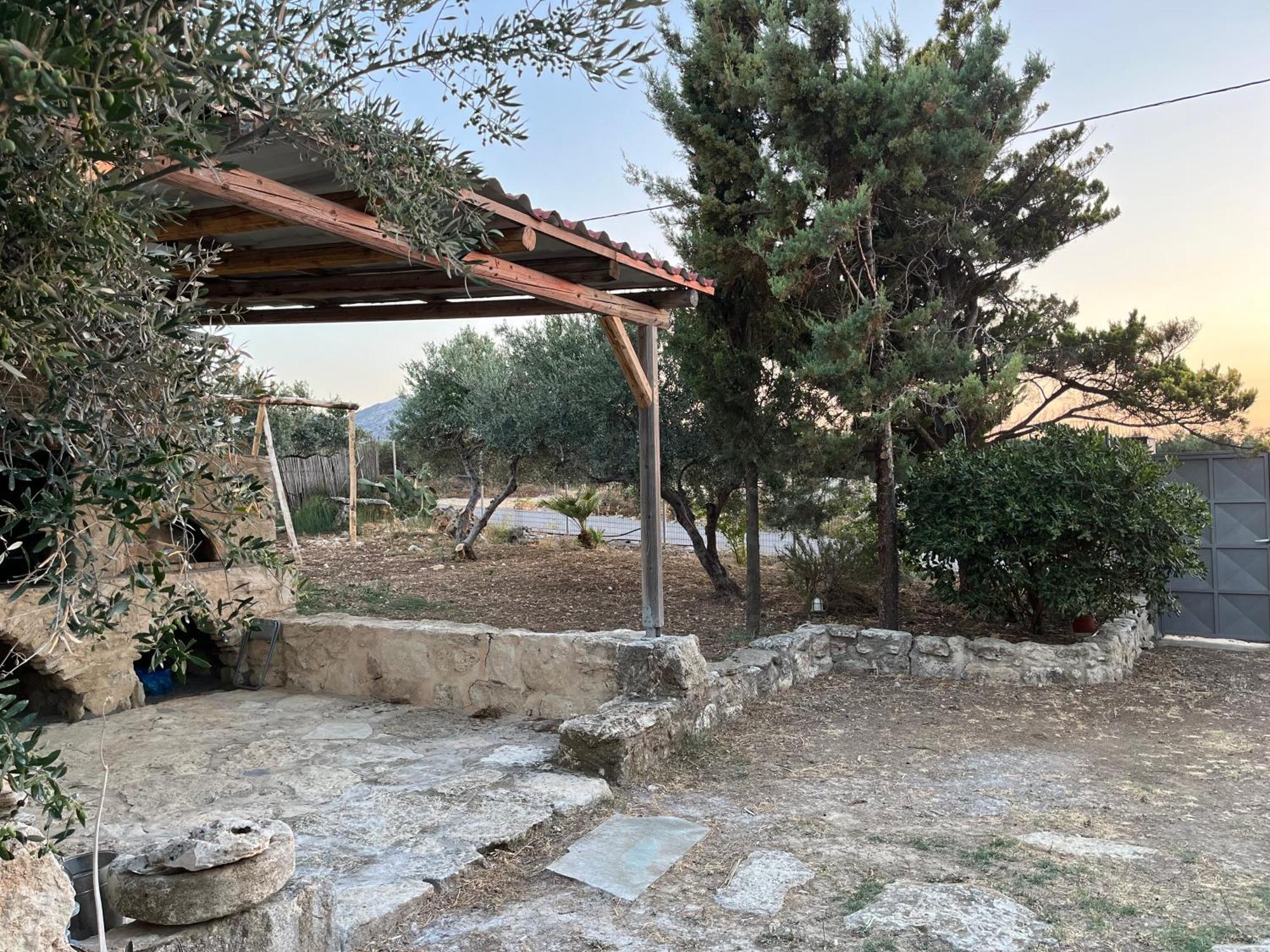 Aletraki -Off-Grid Retreat Above Heraklion, Peaceful Views Арханес Экстерьер фото